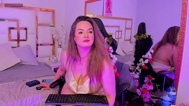 XXX chat uživo modela AvaMiia