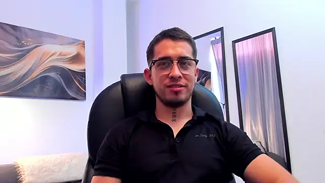 Tommas_Jhonson's Webcam Show