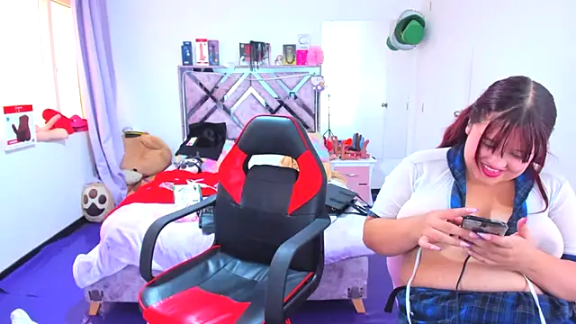 XXX chat uživo modela Luna_Analya
