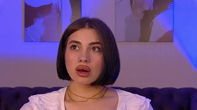AdrianaToress Adlı Modelin Canlı XXX Sohbeti