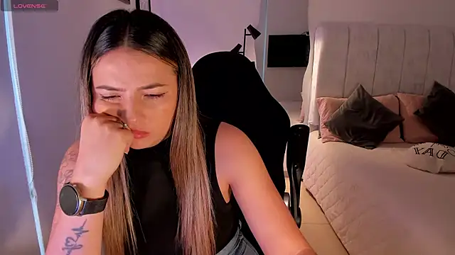 AmyWoodn Live XXX chat