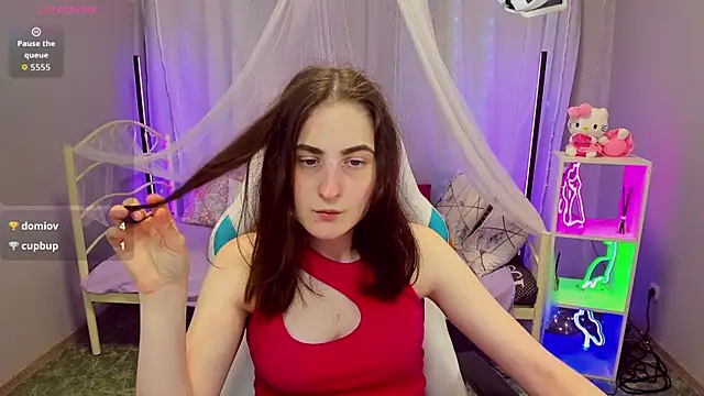 XXX chat uživo modela KiraDuvall