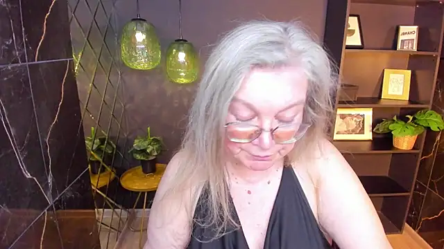 Chat +18 de NataliMellow ao vivo