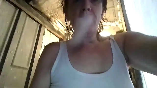 spundarella420 élő XXX-chatje