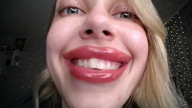 NickyAdamidi Chat XXX in diretta