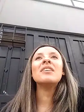 CynthiaMore's Live XXX Chat