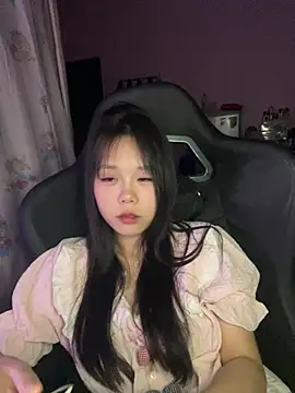 Emely-lysea's Live XXX Chat