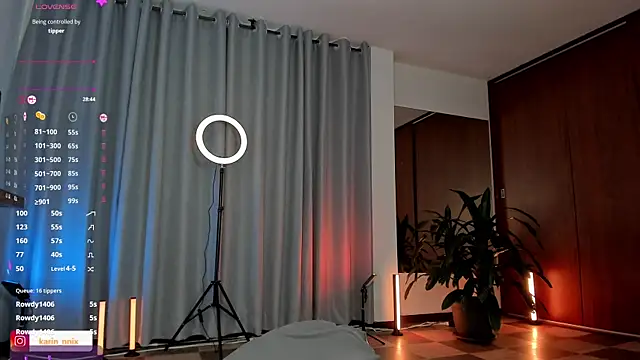 Chat +18 de karinnixx ao vivo