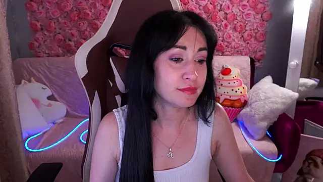 CarolinaaFoxyyy élő XXX-chatje