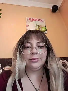 madelaine-'s Live XXX Chat