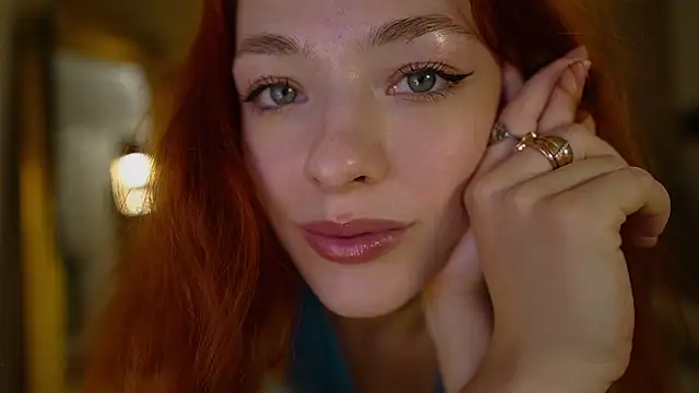 MiaRouge Live XXX Chat