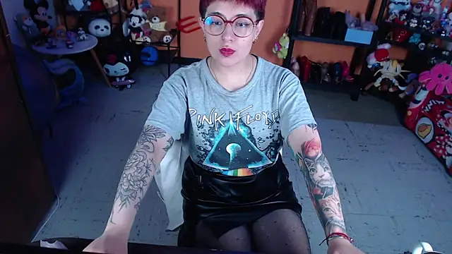 Chatroom XXX en direct de MissMiia2