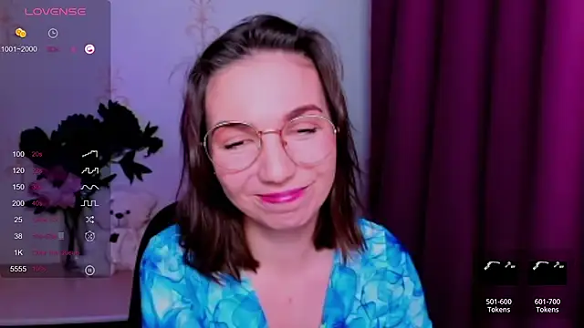 Онлайн чат XXX KindHazelHere_