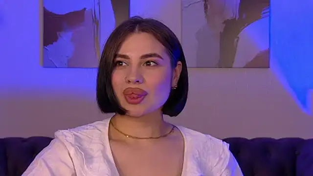 AdrianaToress' Live XXX Chat