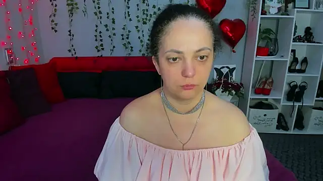 XXX chat uživo modela DarlingMilf