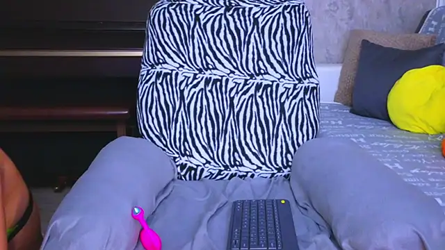 Kitty4_Reed's Live XXX Chat