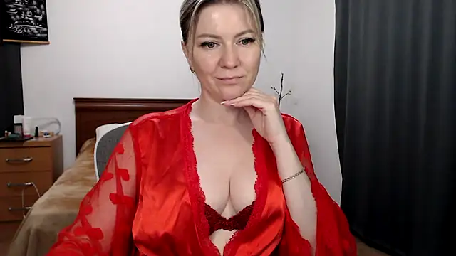 Chat +18 de ParadiseAlina ao vivo