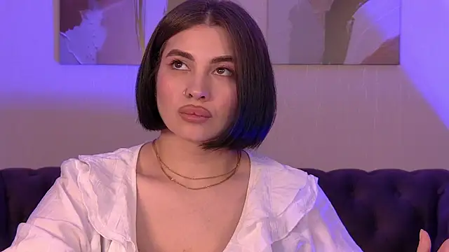 AdrianaToress' Live XXX Chat