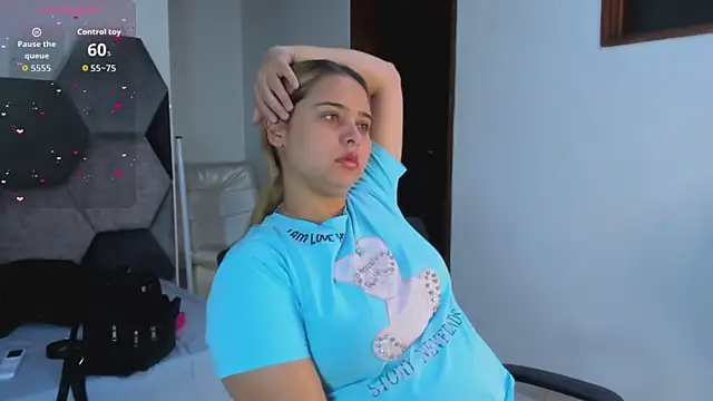 Chat +18 de MikaelaStone ao vivo