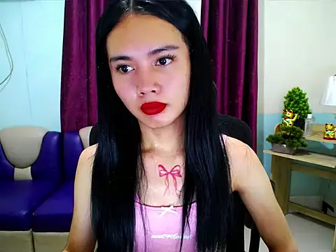 devine_goddess Show in webcam