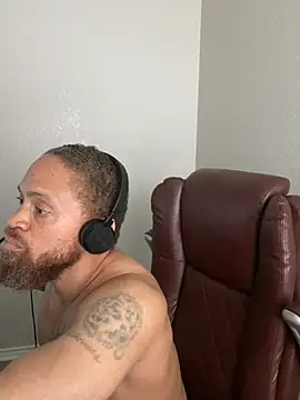 Chat +18 de Fathero1time ao vivo