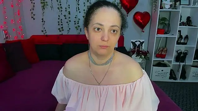Show modela DarlingMilf na web-kameri