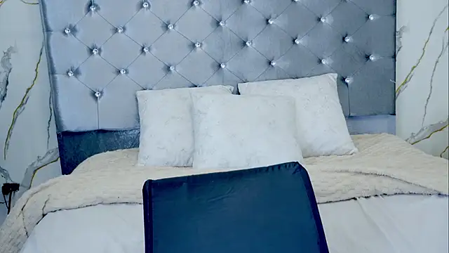 XXX chat uživo modela nymphomanya