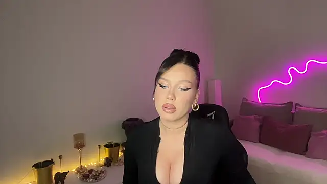 mistress_of_hearts' Live XXX Chat