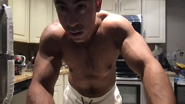 BigGuyMuscle élő XXX-chatje