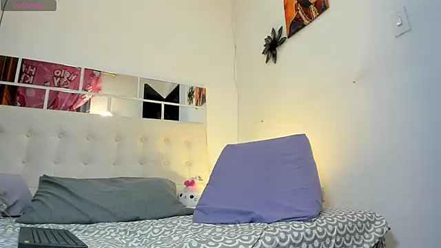 MiaEvans0 élő XXX-chatje