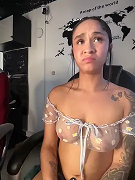 Isabella-Teen's Live Chat Room