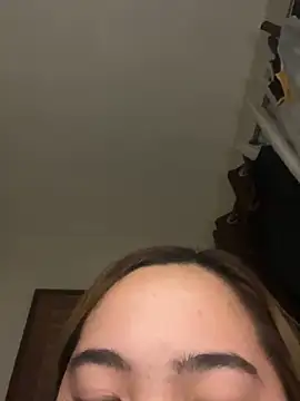 newasiangirl Adlı Modelin Canlı Sohbet Odası