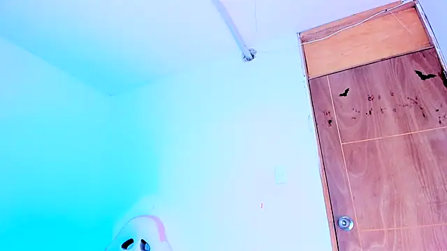 Emily_Coper18 Live XXX-Chat