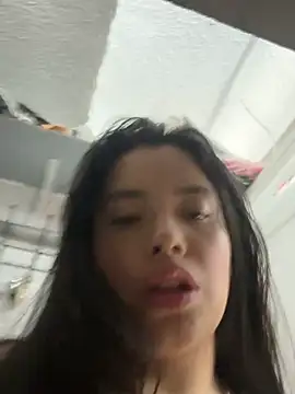 Miss_Bella_Flame Adlı Modelin Canlı XXX Sohbeti