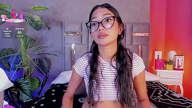 Tyla_Ks Adlı Modelin Canlı XXX Sohbeti