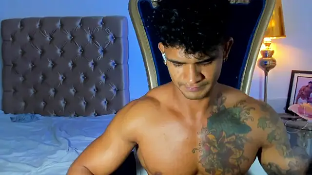 Show de antonio__444 na webcam