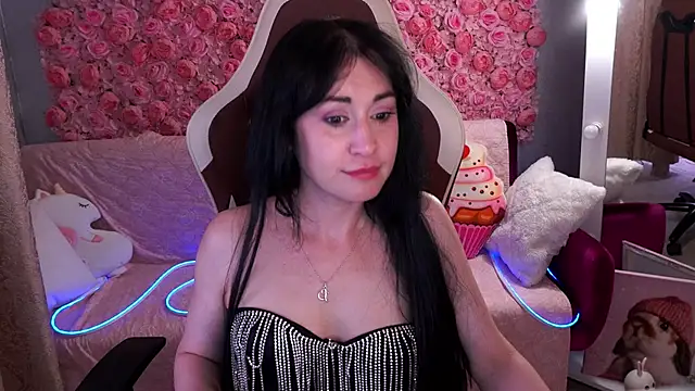 CarolinaaFoxyyy Adlı Modelin Canlı XXX Sohbeti