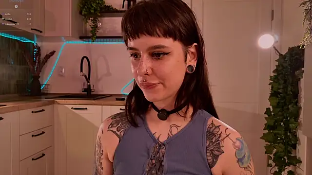 MichaellaMoon's Live XXX Chat