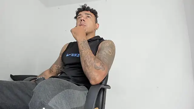 XXX chat uživo modela leonidas1195