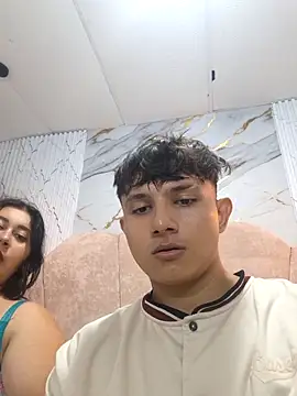 Show de ParejaCurvy20 na webcam