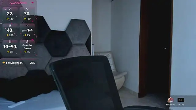 MikaelaStone Chat XXX live