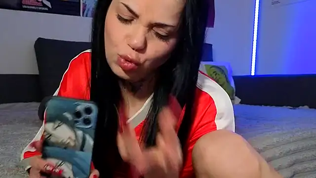 KiraQuinn1: διαδικτυακό σόου στην κάμερα