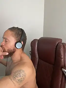 Chatroom XXX en direct de Fathero1time