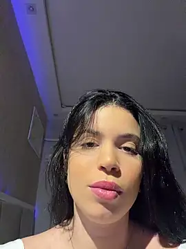 Chat +18 de Rafaellaz ao vivo