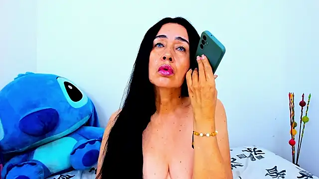 Chat +18 de HorniestMilf ao vivo