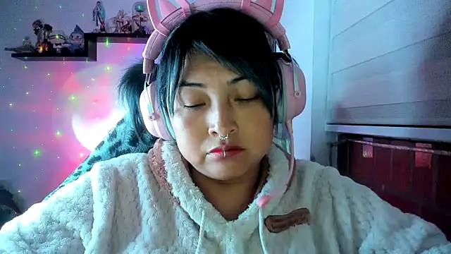 Shaddycute_のライブXXXチャット