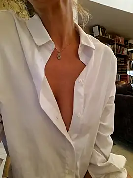 CelynaRoss Chat XXX live