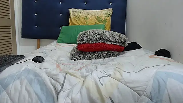 CurvyAssXX21 Chat XXX in diretta