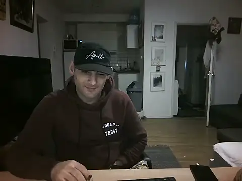 XXX chat uživo modela mihaimichael