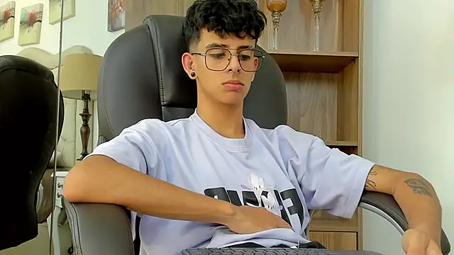 Živý XXX chat Ibratxandy